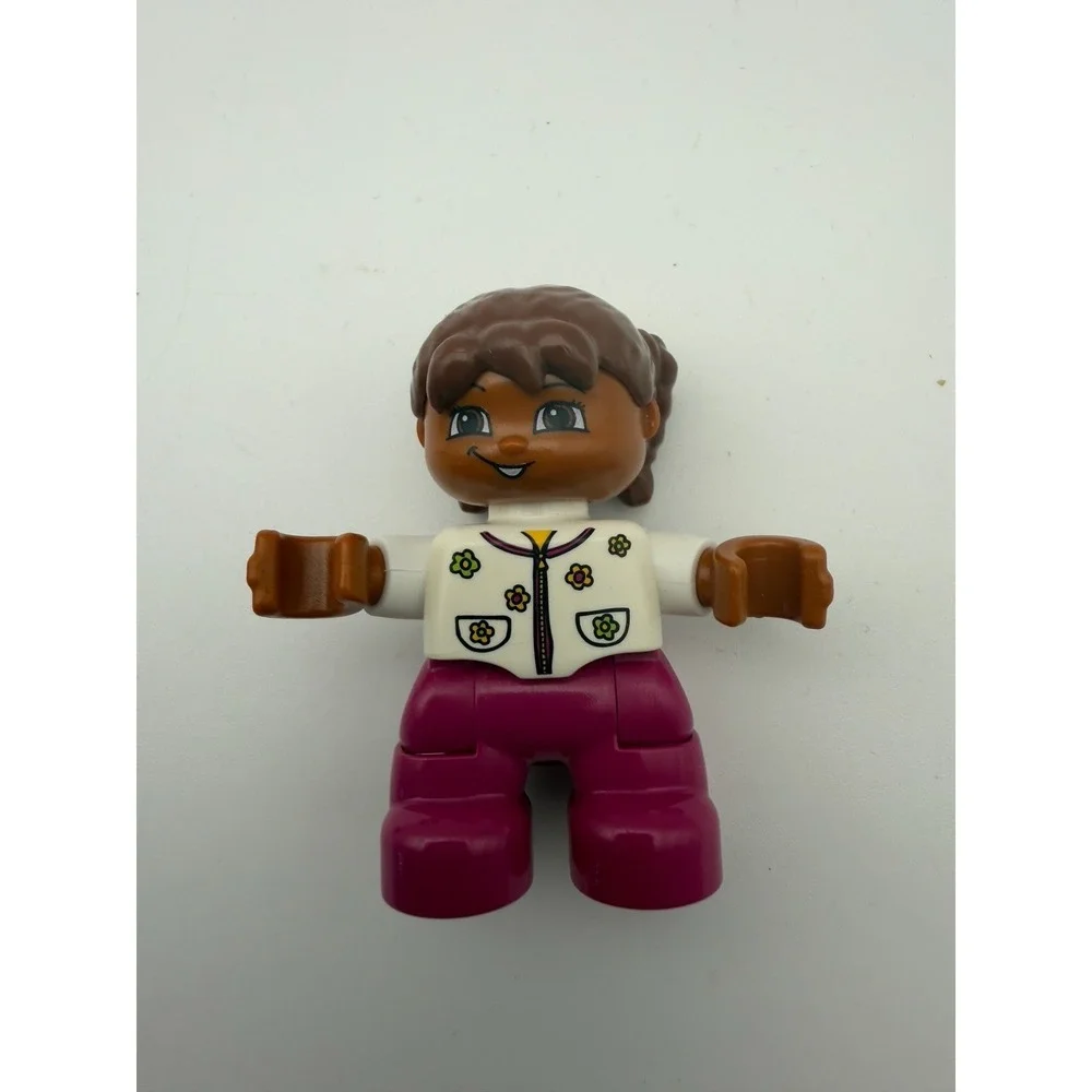 Lot Of 2 Lego Duplo People Figures. Two Girls Brown Tan Flower Heart You Gift